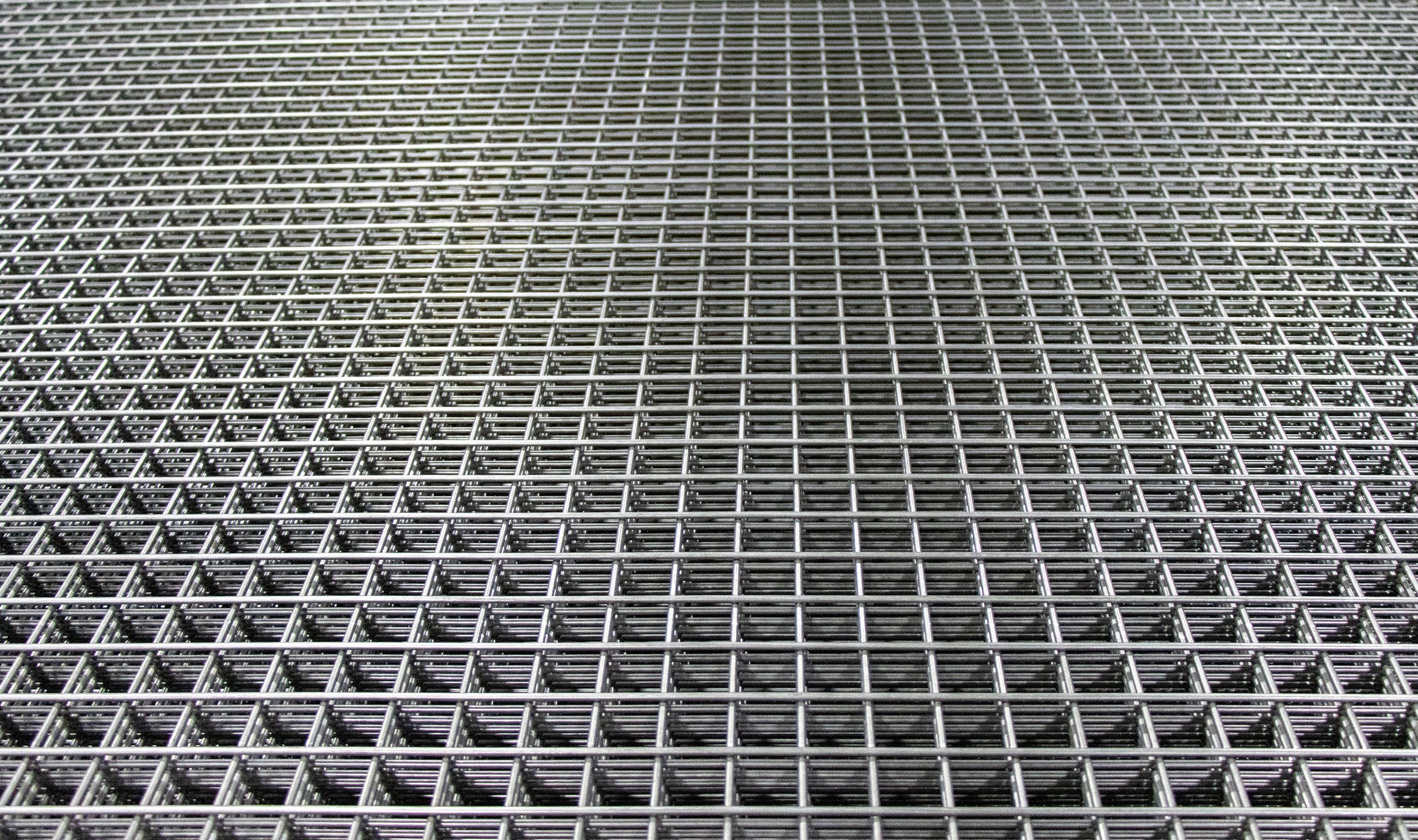 Welded wire mesh reinforcement panels for concrete
